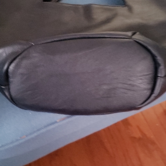 Cross Body Navy Bag - Picture 3 of 5